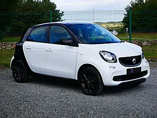 Used 2018 Smart Forfour Passion White / Black - Interior and Exterior details 2
