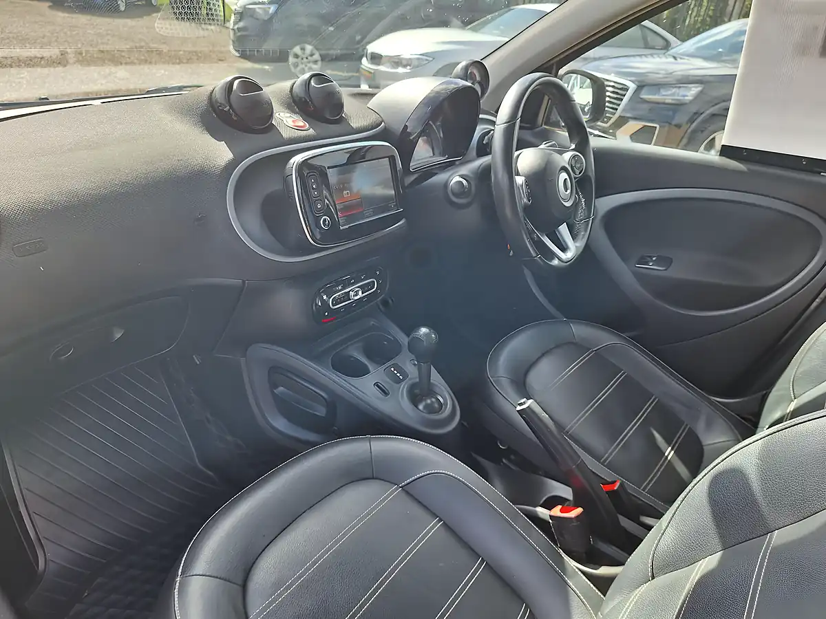 Used 2018 Smart Forfour Prime (premium) Orange - Interior and Exterior details 10