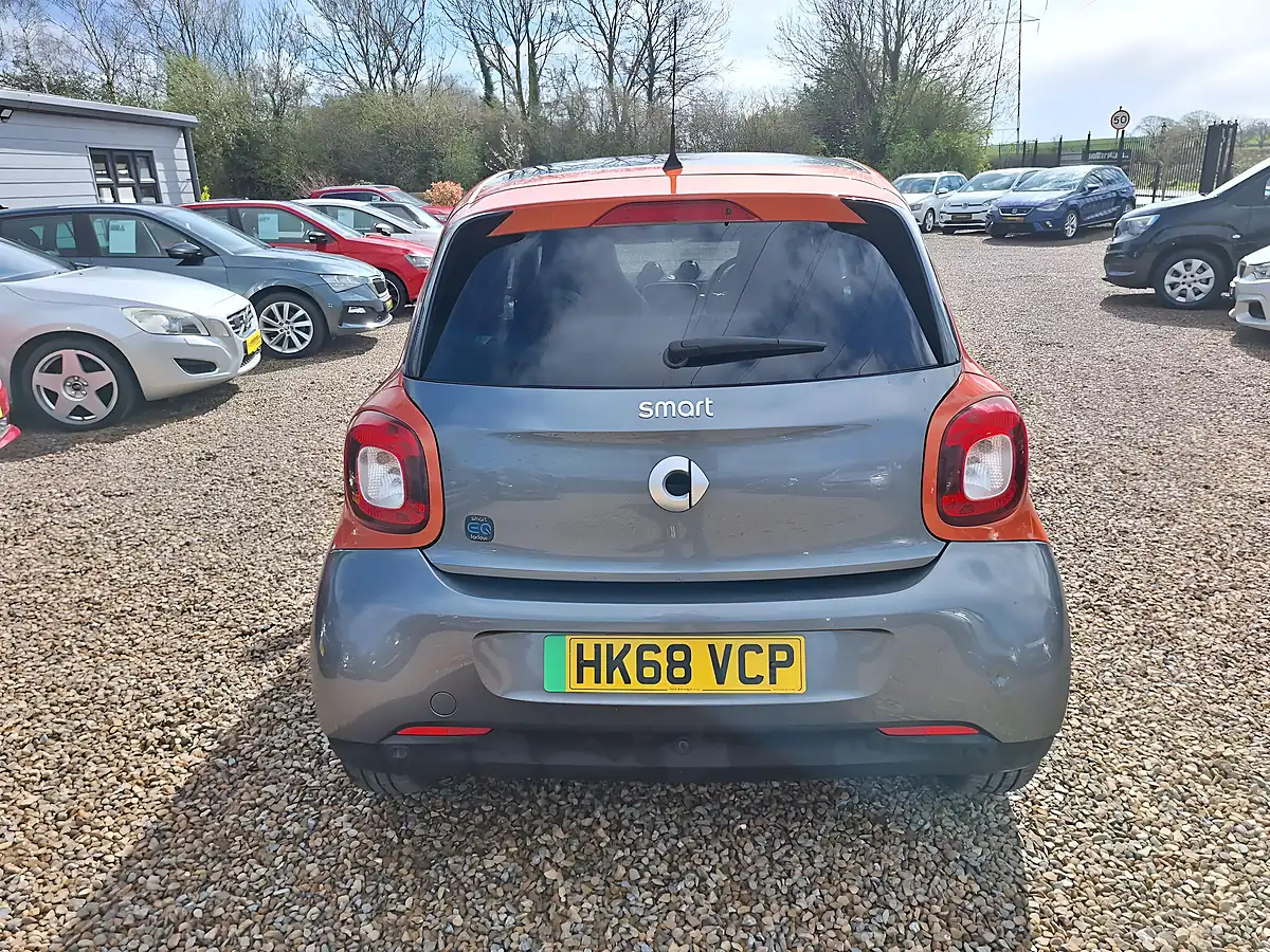 Used 2018 Smart Forfour Prime (premium) Orange - Interior and Exterior details 14