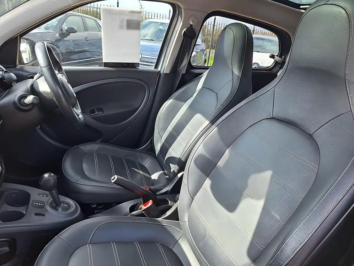 Used 2018 Smart Forfour Prime (premium) Orange - Interior and Exterior details 2