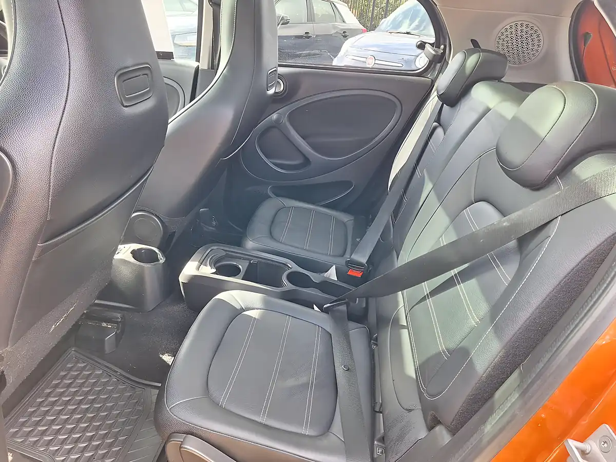Used 2018 Smart Forfour Prime (premium) Orange - Interior and Exterior details 7