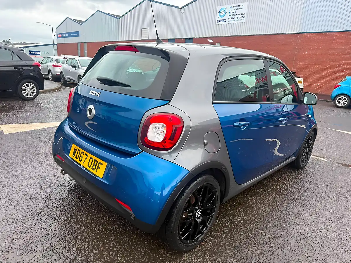 Used 2018 Smart Forfour Prime Sport (premium) Grey - Interior and Exterior details 5