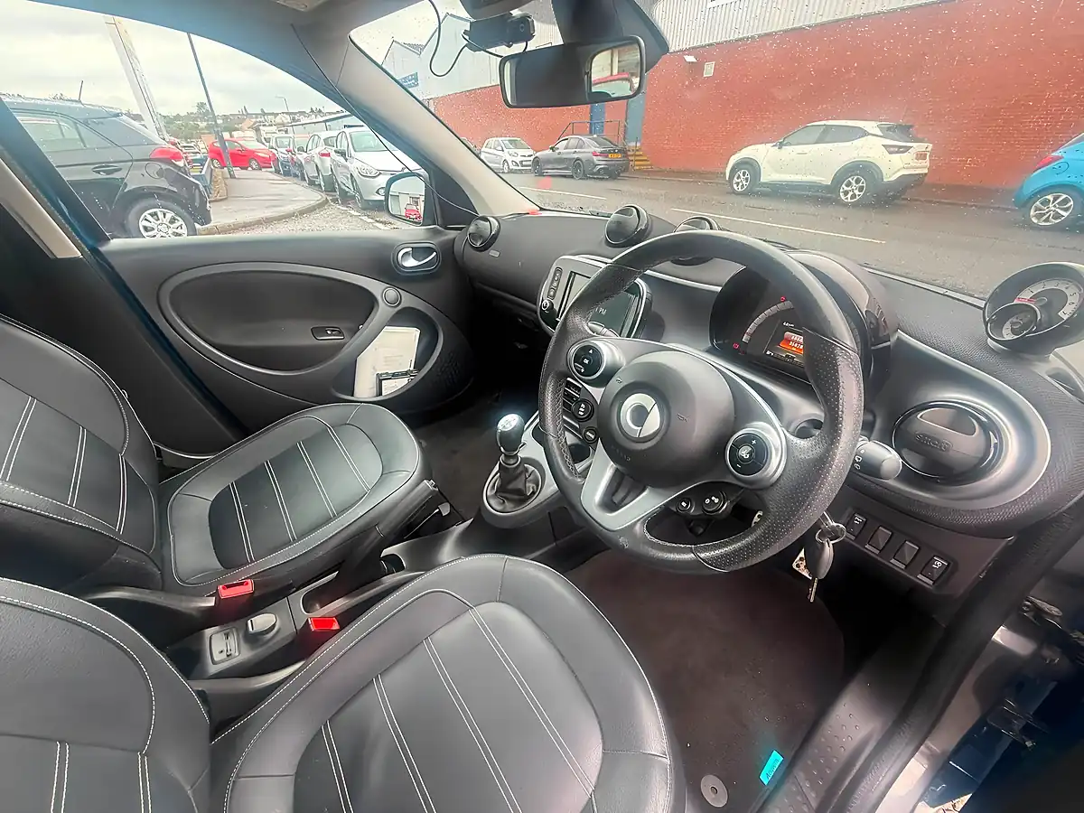 Used 2018 Smart Forfour Prime Sport (premium) Grey - Interior and Exterior details 9
