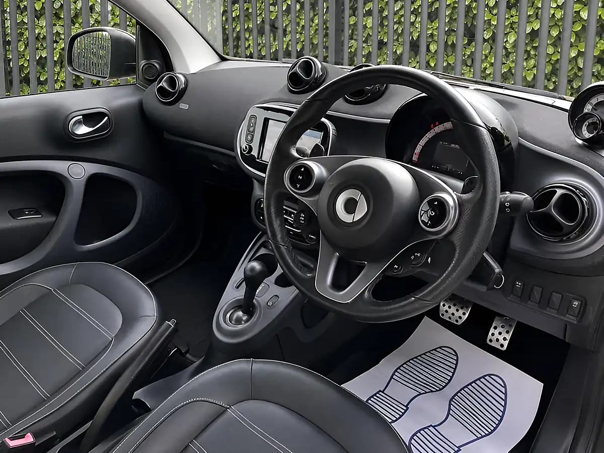 Used 2018 Smart Fortwo Coupe Prime Sport (premium) Black - Interior and Exterior details 11