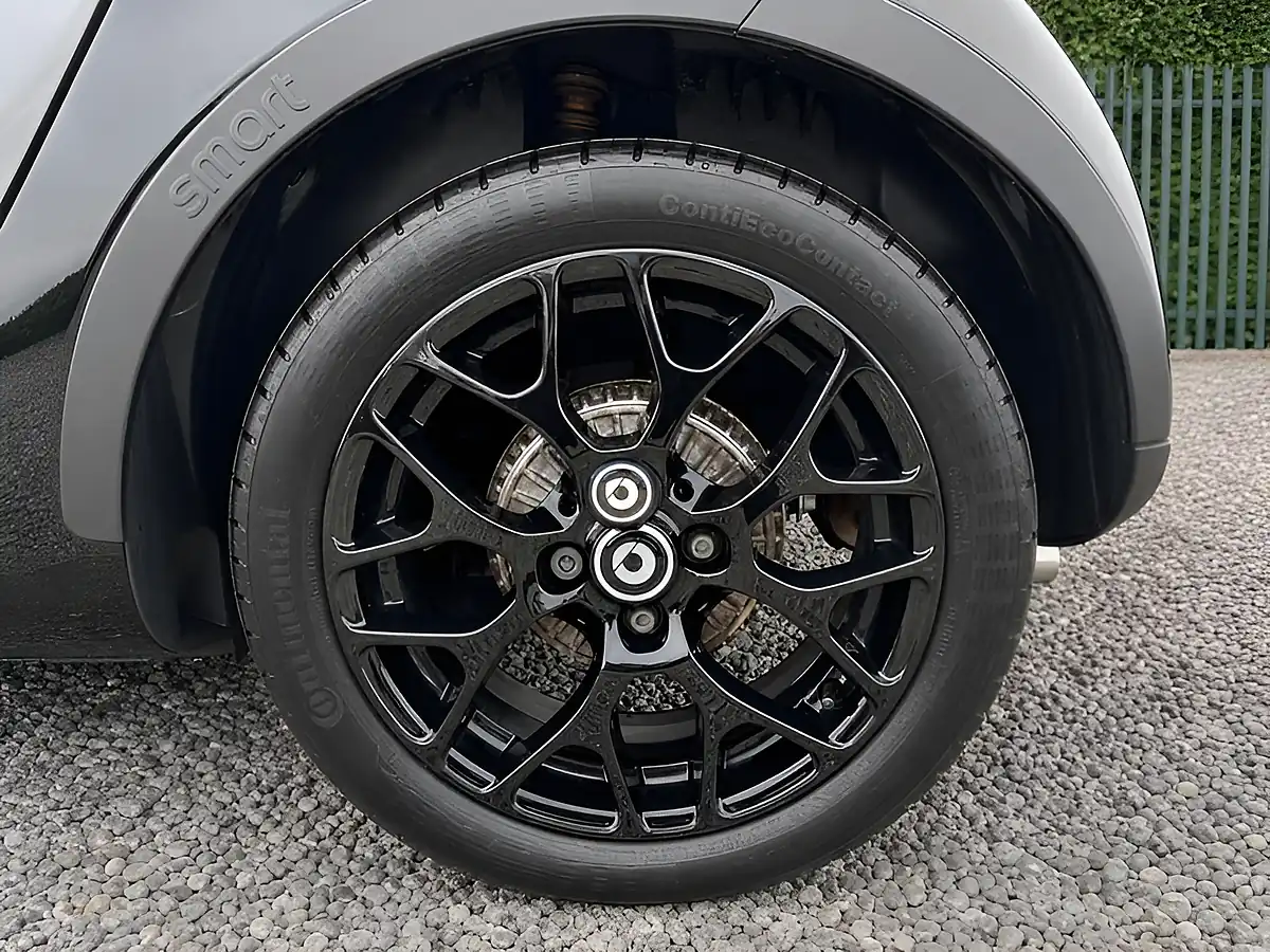 Used 2018 Smart Fortwo Coupe Prime Sport (premium) Black - Interior and Exterior details 5