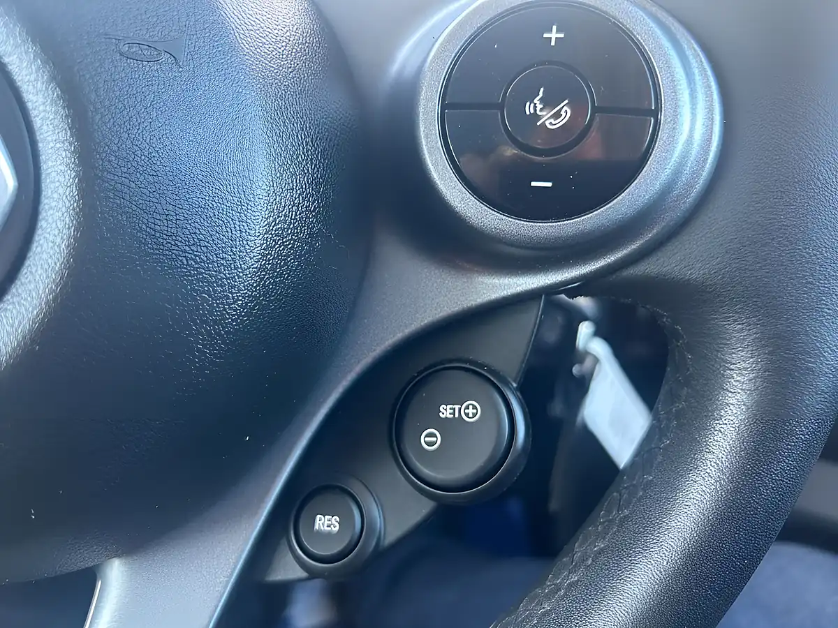 Used 2018 Smart Fortwo Prime Coupe White - Interior and Exterior details 15