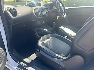 Used 2018 Smart Fortwo Prime Coupe White - Interior and Exterior details 6