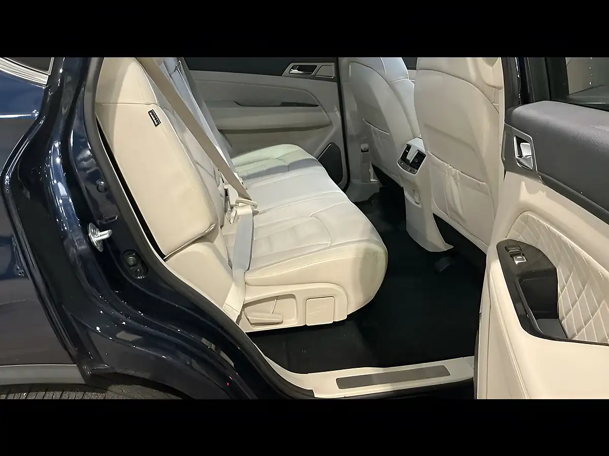 Used 2018 Ssangyong Rexton Ultimate Blue - Interior and Exterior details 10