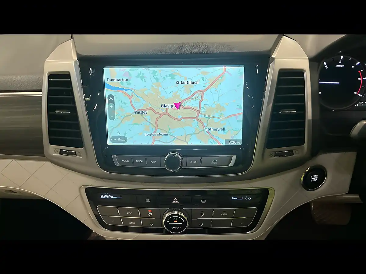 Used 2018 Ssangyong Rexton Ultimate Blue - Interior and Exterior details 13