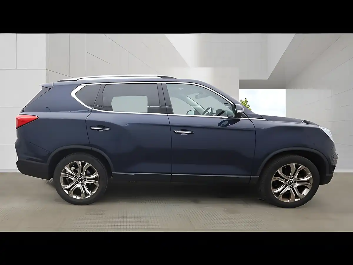 Used 2018 Ssangyong Rexton Ultimate Blue - Interior and Exterior details 5