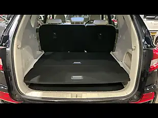 Used 2018 Ssangyong Rexton Ultimate Blue - Interior and Exterior details 9