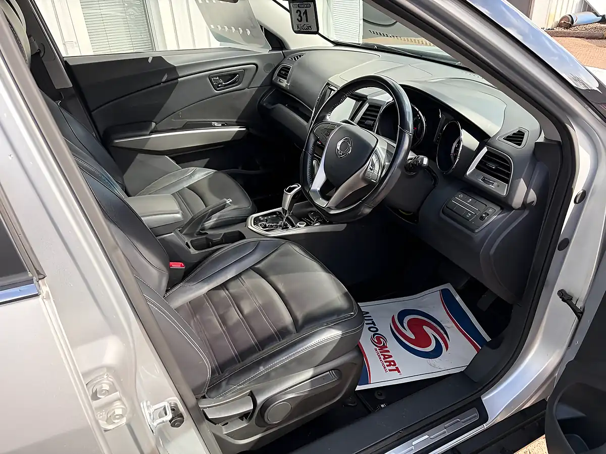 Used 2018 Ssangyong Tivoli Elx Silver - Interior and Exterior details 12