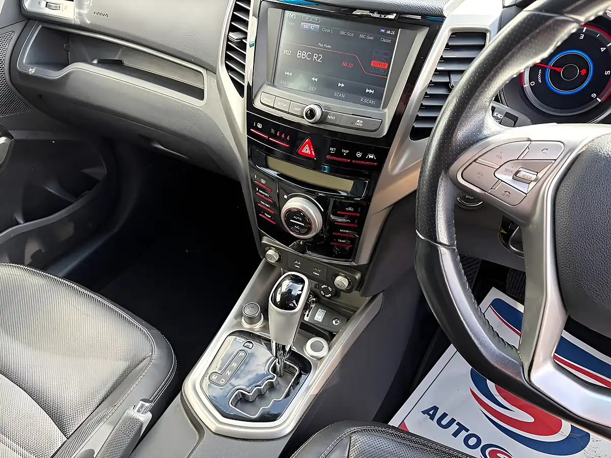 Used 2018 Ssangyong Tivoli Elx Silver - Interior and Exterior details 13