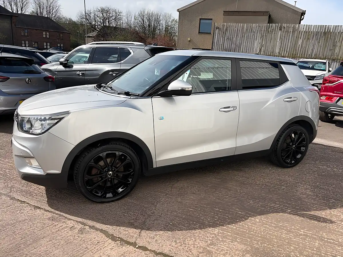 Used 2018 Ssangyong Tivoli Elx Silver - Interior and Exterior details 5