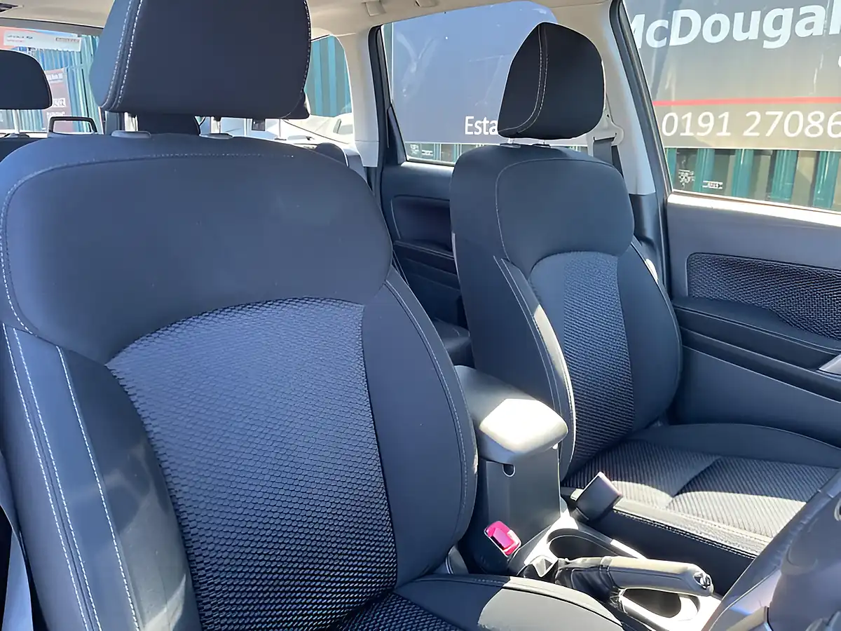 Used 2018 Subaru Forester D Xc Gold - Interior and Exterior details 17