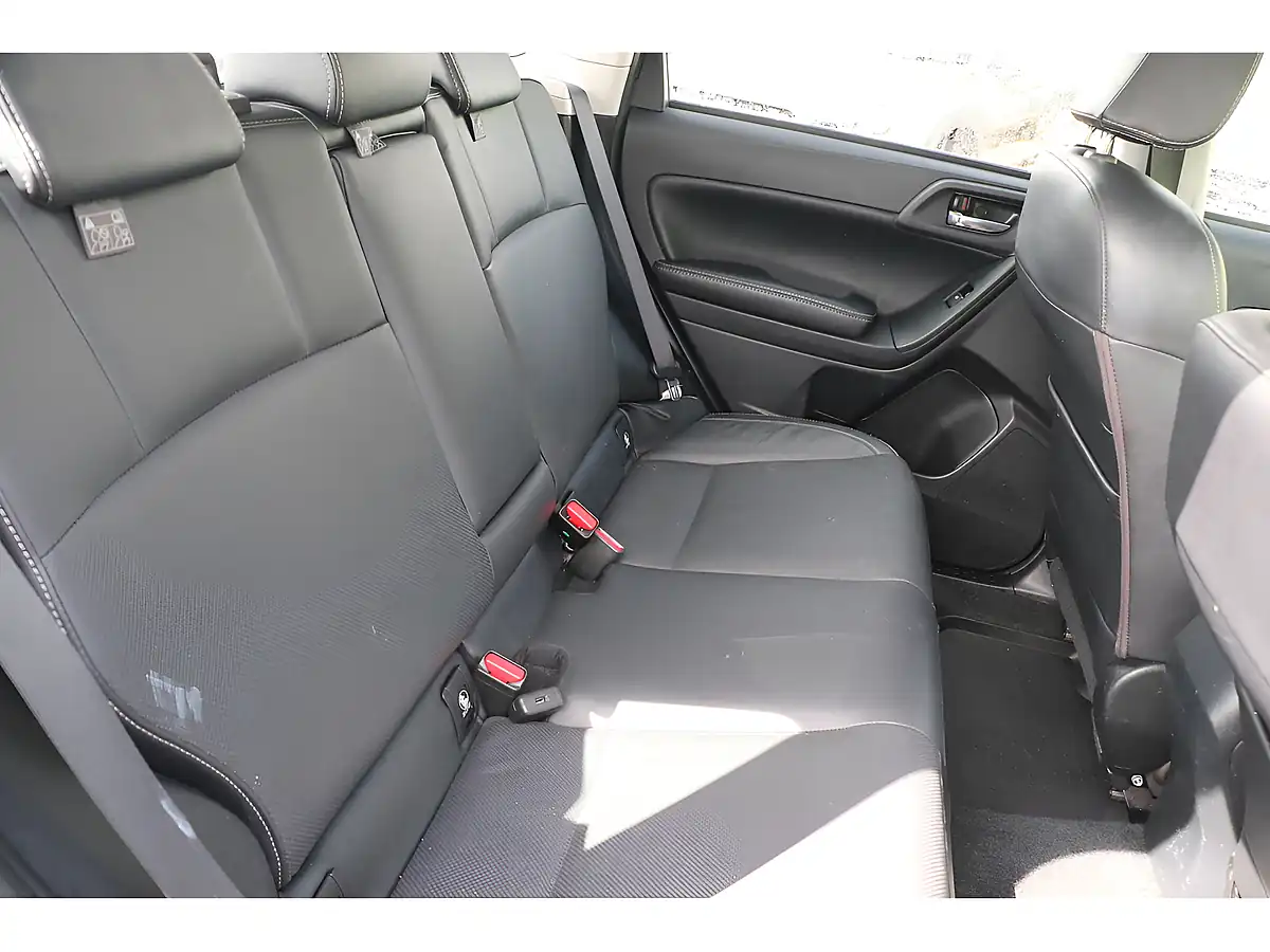 Used 2018 Subaru Forester Xe Premium Quartz Blue - Interior and Exterior details 11