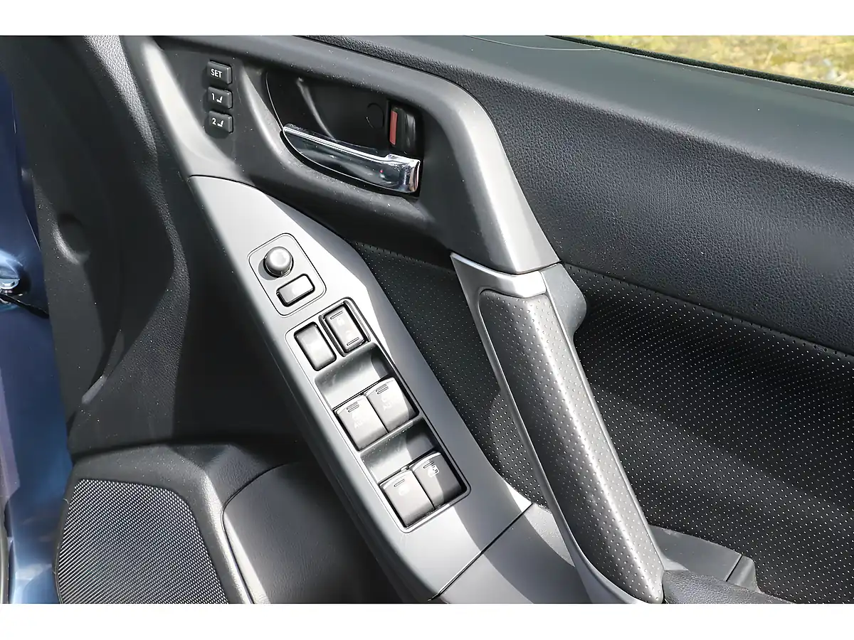 Used 2018 Subaru Forester Xe Premium Quartz Blue - Interior and Exterior details 7