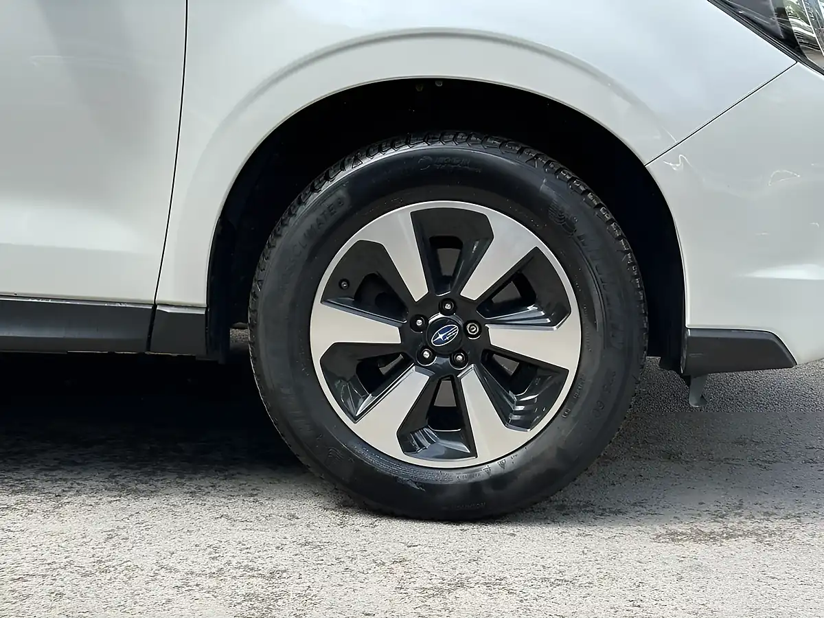 Used 2018 Subaru Forester Xe White - Interior and Exterior details 20