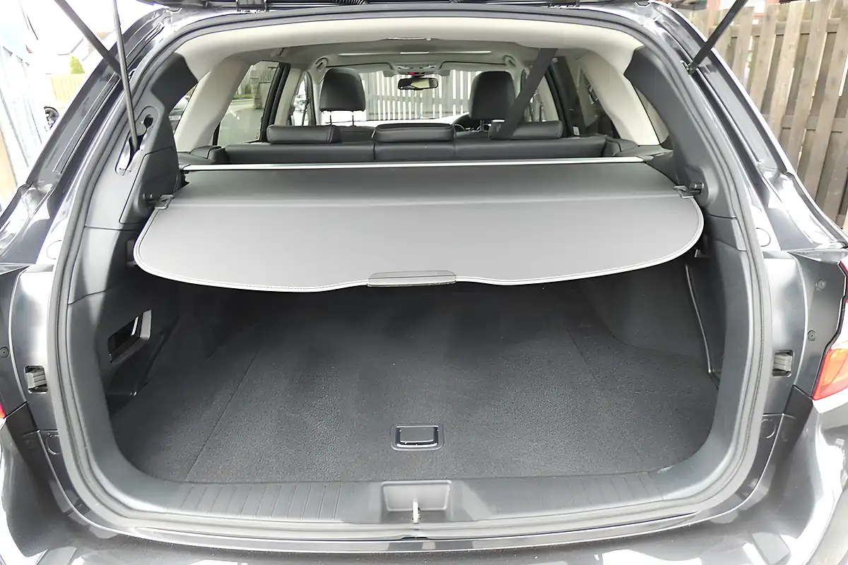 Used 2018 Subaru Outback Se Premium Grey - Interior and Exterior details 16