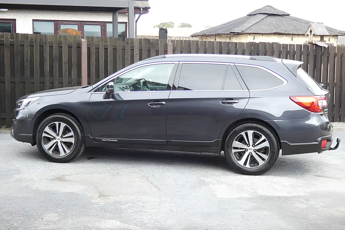 Used 2018 Subaru Outback Se Premium Grey - Interior and Exterior details 5