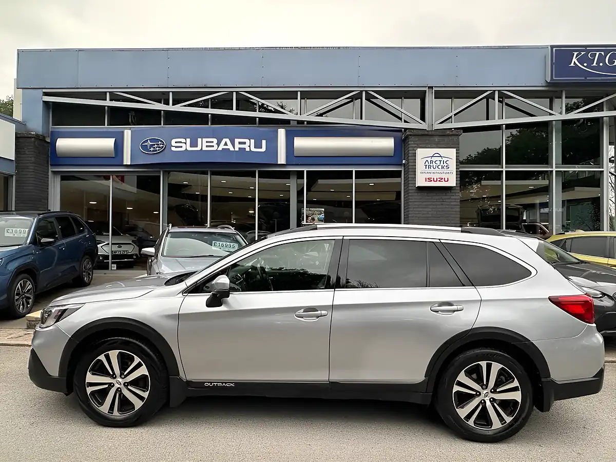 Used 2018 Subaru Outback Se Premium Silver - Interior and Exterior details 2