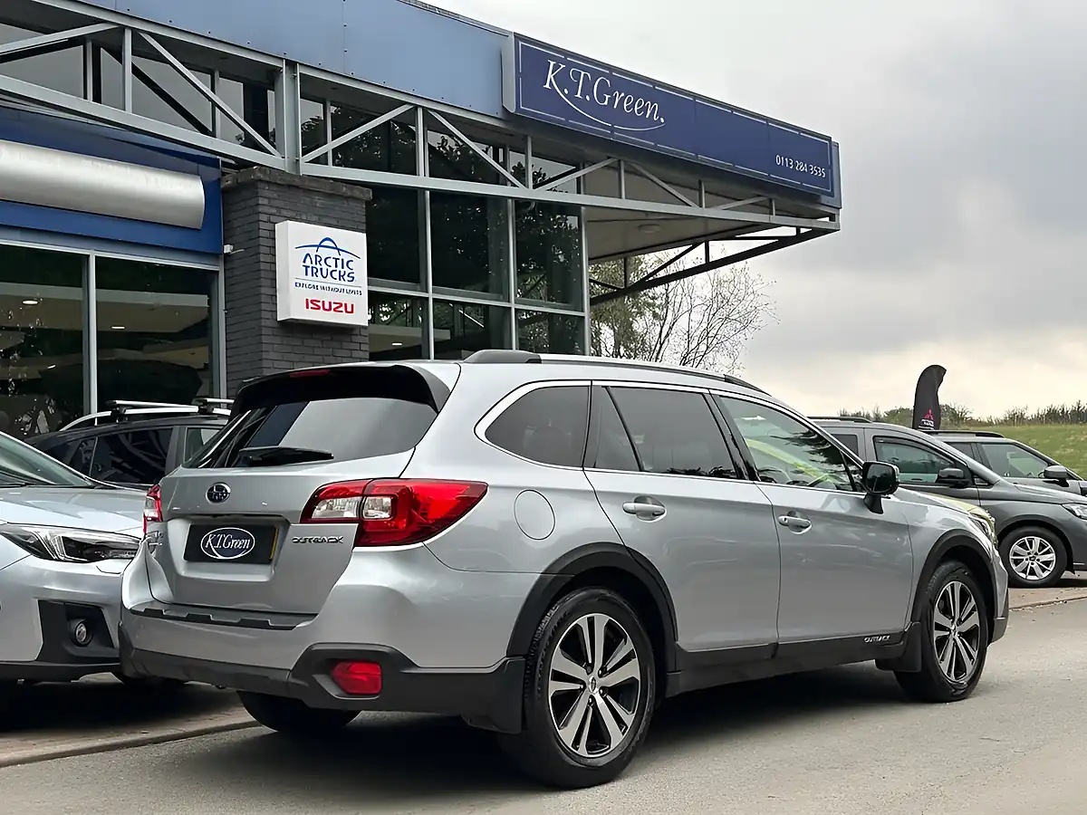 Used 2018 Subaru Outback Se Premium Silver - Interior and Exterior details 4