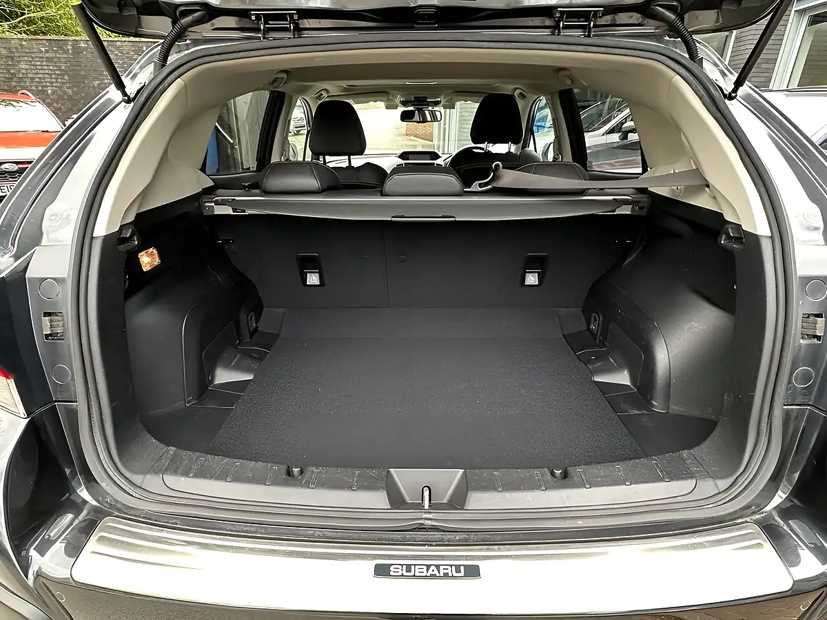 Used 2018 Subaru Xv Se Premium Grey - Interior and Exterior details 13