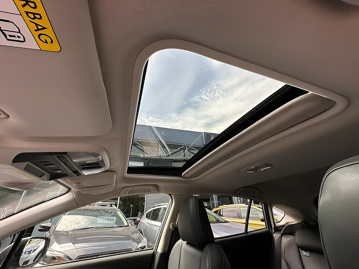 Used 2018 Subaru Xv Se Premium Silver - Interior and Exterior details 18