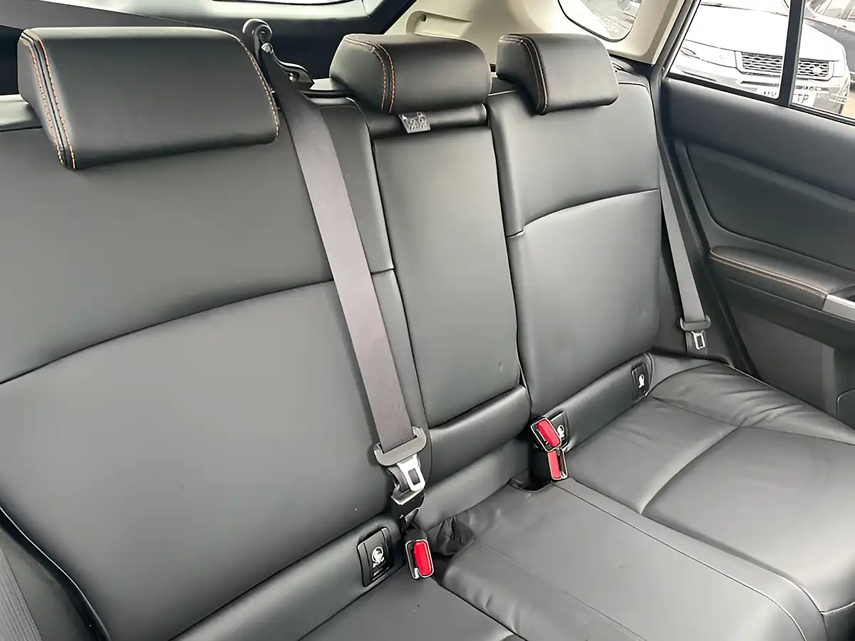 Used 2018 Subaru Xv Se Premium Silver - Interior and Exterior details 15
