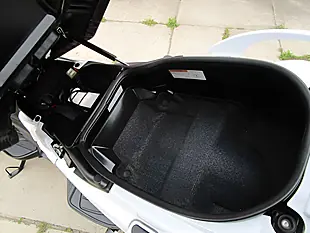 Used 2018 Suzuki AN650 Burgman ZL8 White - Interior and Exterior details 19