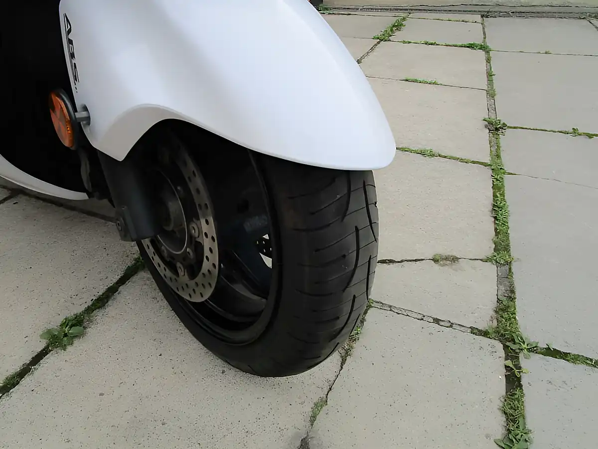 Used 2018 Suzuki AN650 Burgman ZL8 White - Interior and Exterior details 8