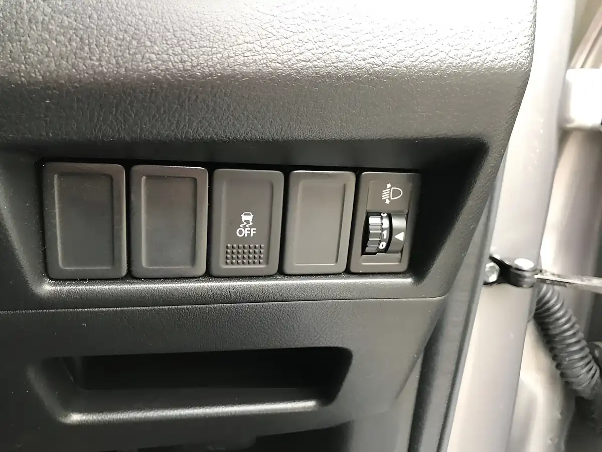 Used 2018 Suzuki Baleno SZ3 Grey - Interior and Exterior details 12