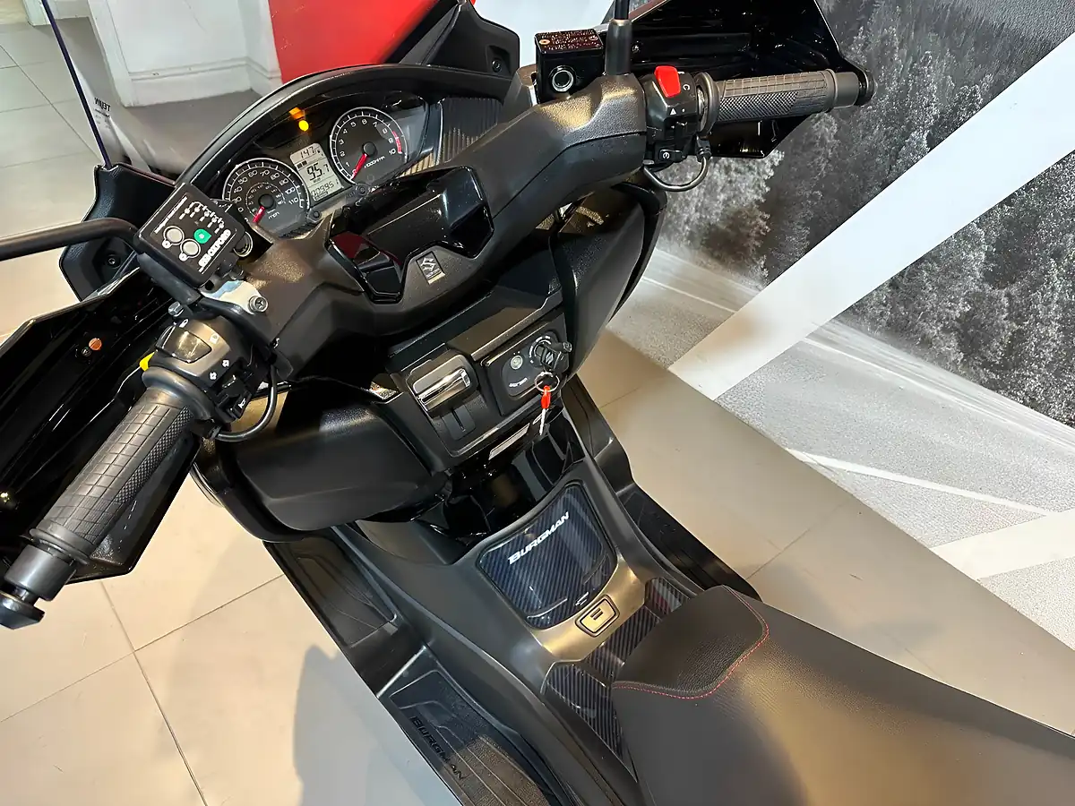 Used 2018 Suzuki Burgman 400 Black - Interior and Exterior details 10