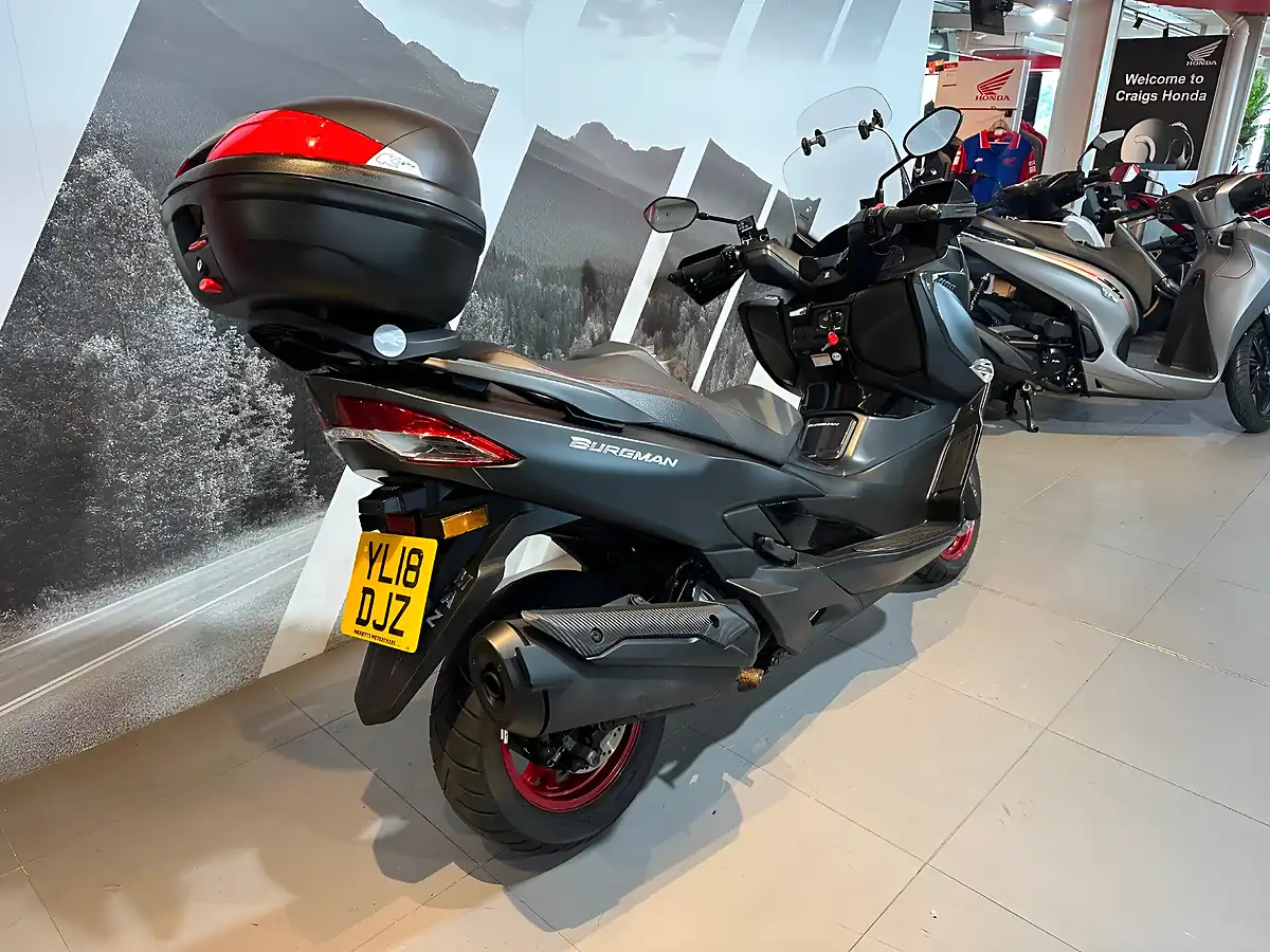 Used 2018 Suzuki Burgman 400 Black - Interior and Exterior details 8