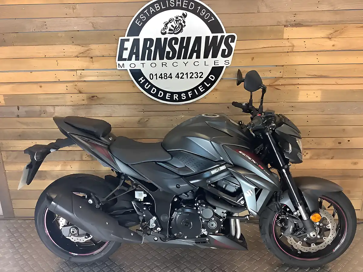 Used 2018 Suzuki Gsx Black - Front View