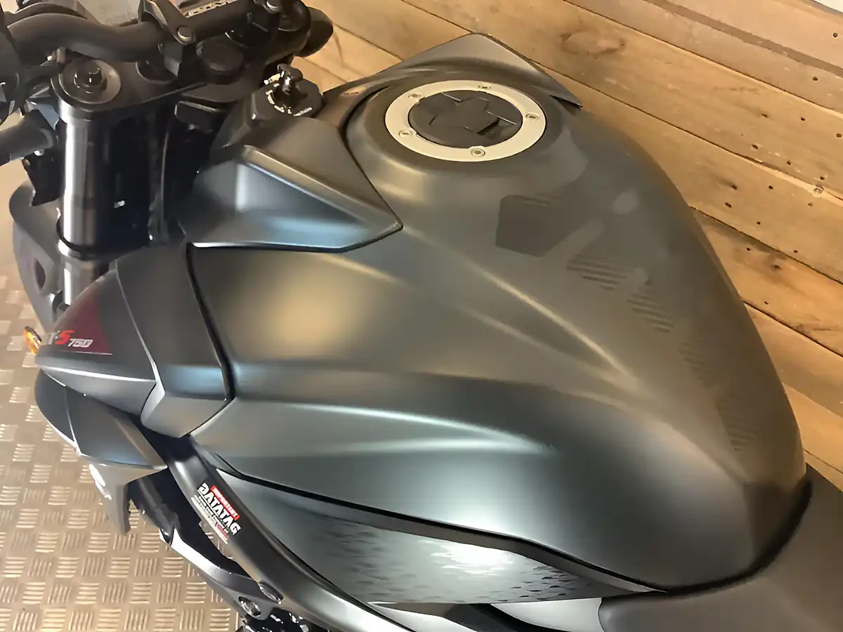 Used 2018 Suzuki Gsx Black - Interior and Exterior details 10