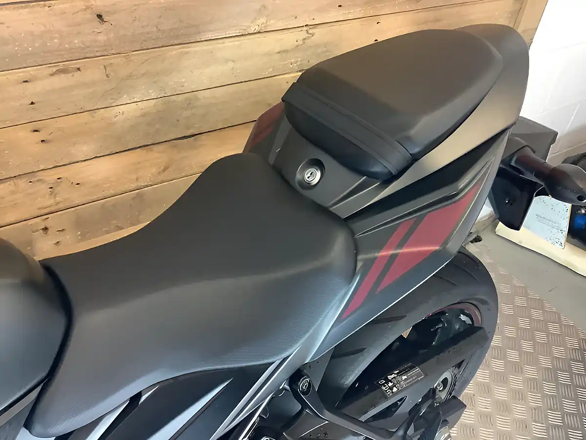 Used 2018 Suzuki Gsx Black - Interior and Exterior details 13