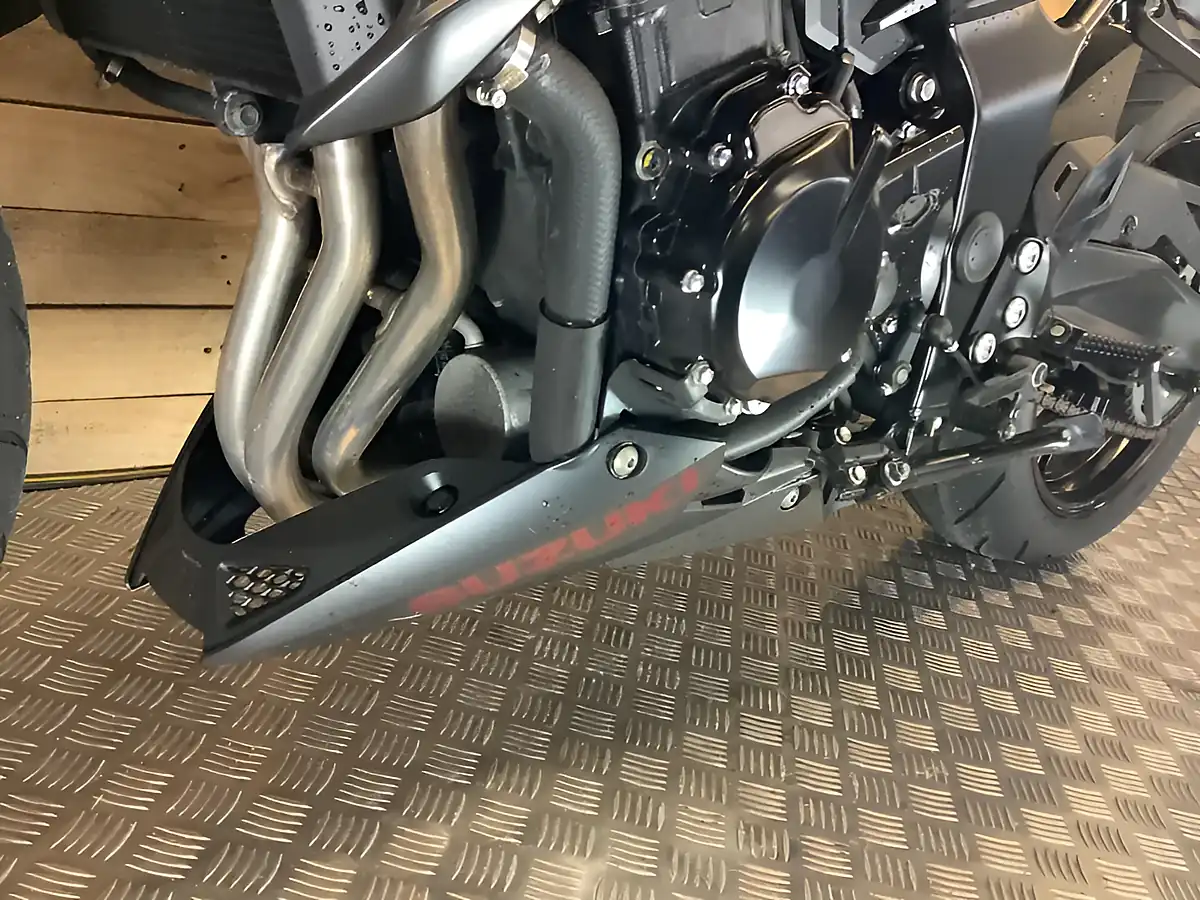Used 2018 Suzuki Gsx Black - Interior and Exterior details 15