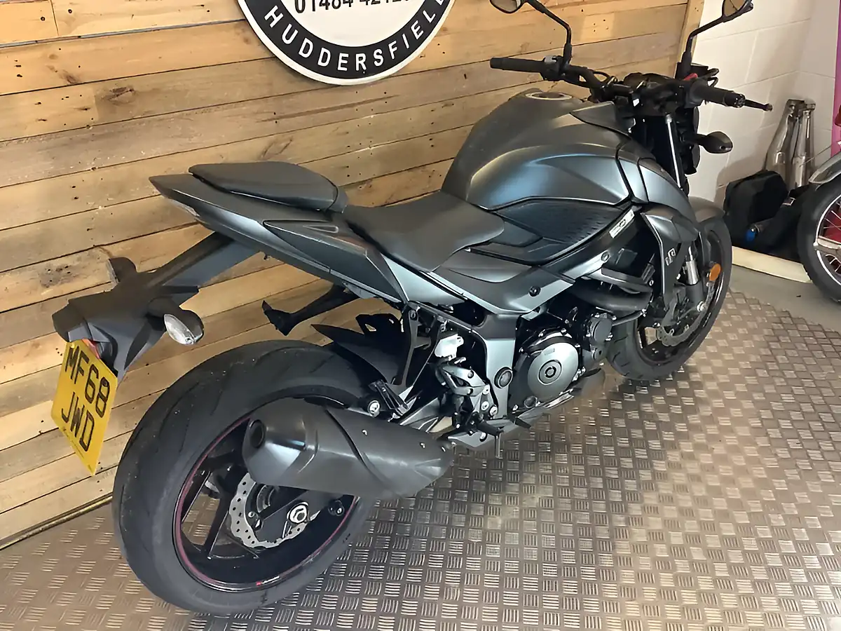 Used 2018 Suzuki Gsx Black - Interior and Exterior details 4
