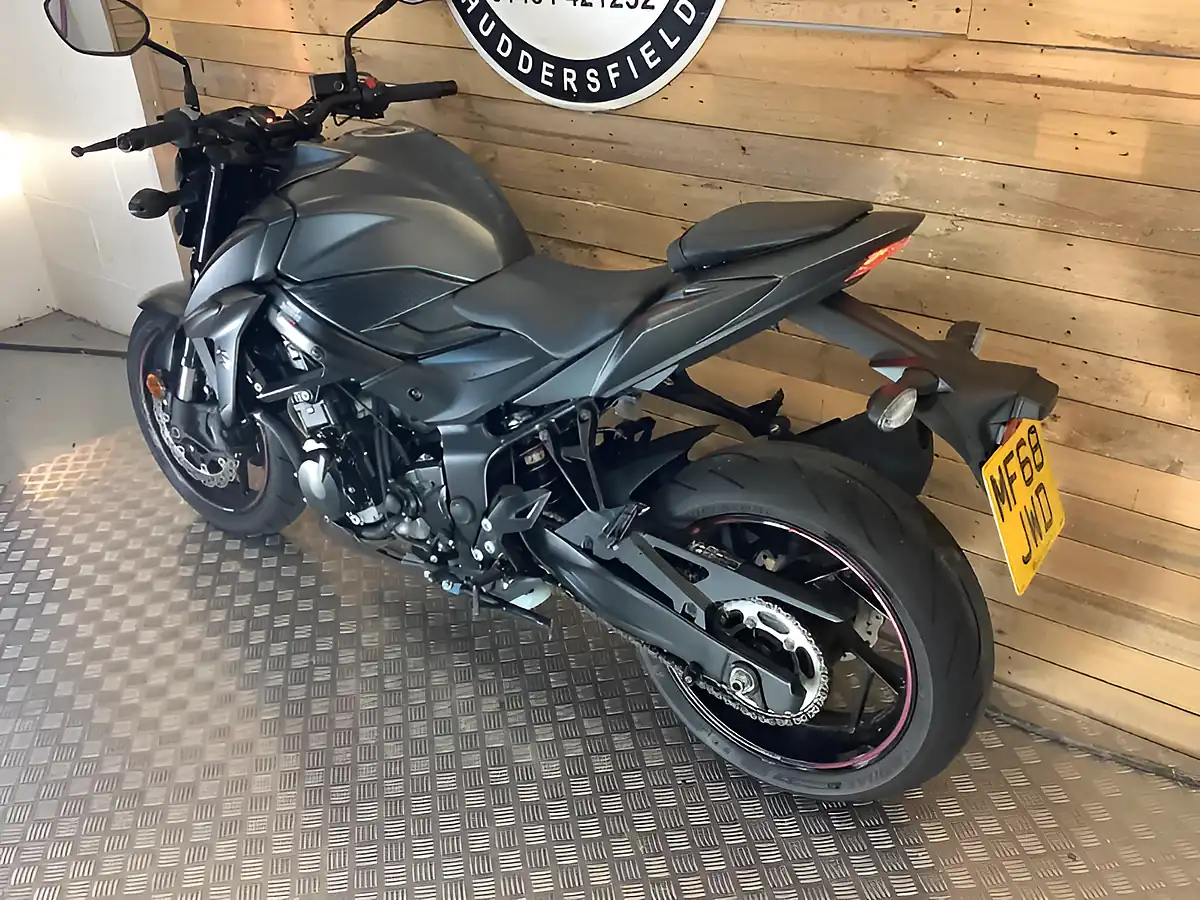 Used 2018 Suzuki Gsx Black - Interior and Exterior details 6