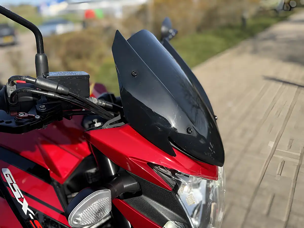 Used 2018 Suzuki Gsx-S 750 AL8 Red/Black - Interior and Exterior details 15