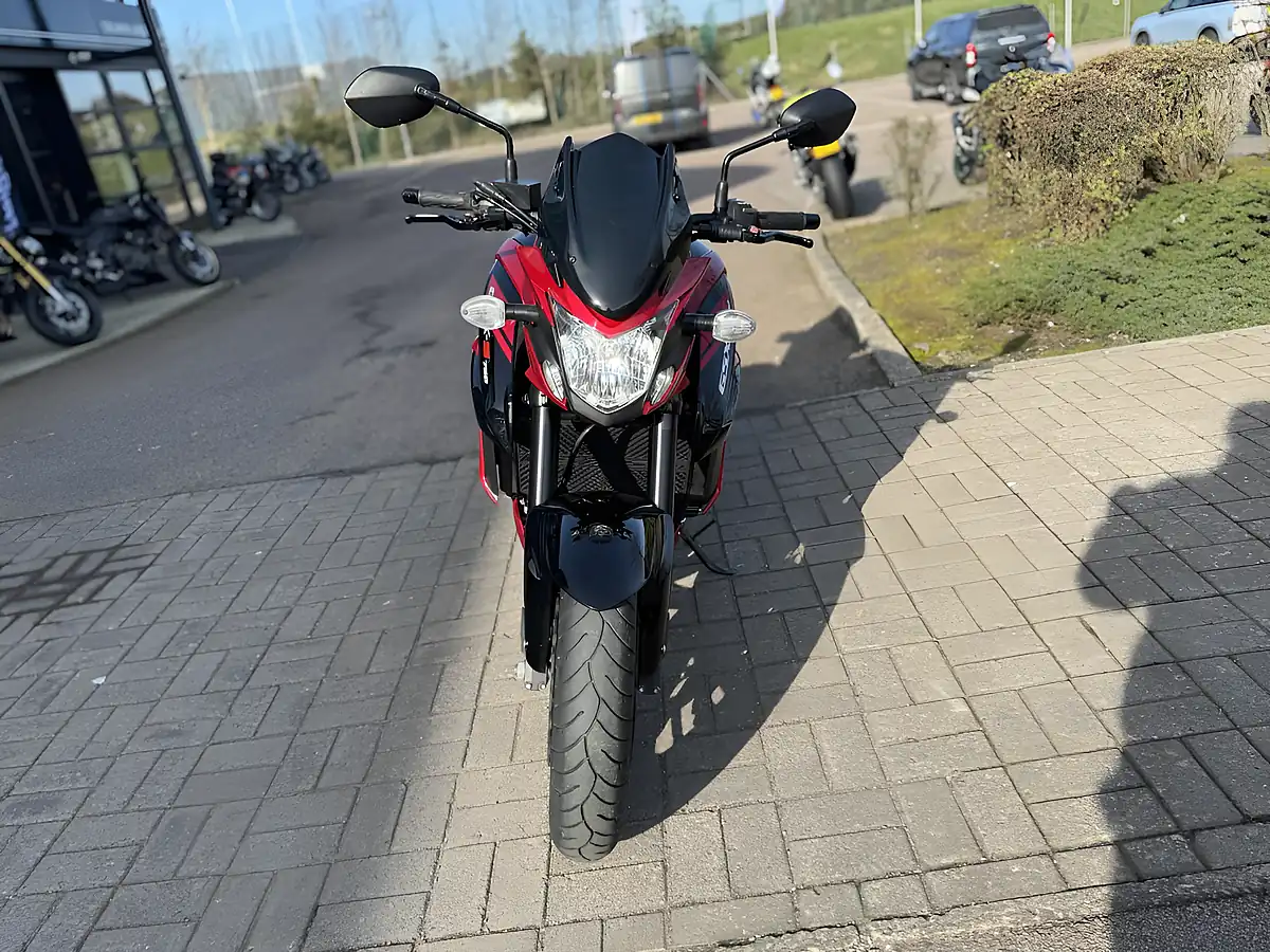 Used 2018 Suzuki Gsx-S 750 AL8 Red/Black - Interior and Exterior details 4