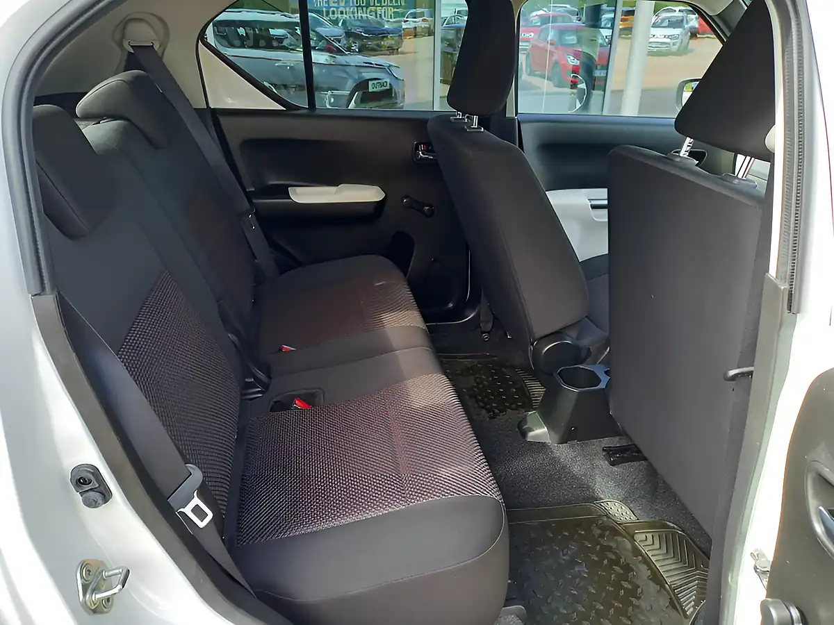 Used 2018 Suzuki Ignis Adventure White - Interior and Exterior details 10