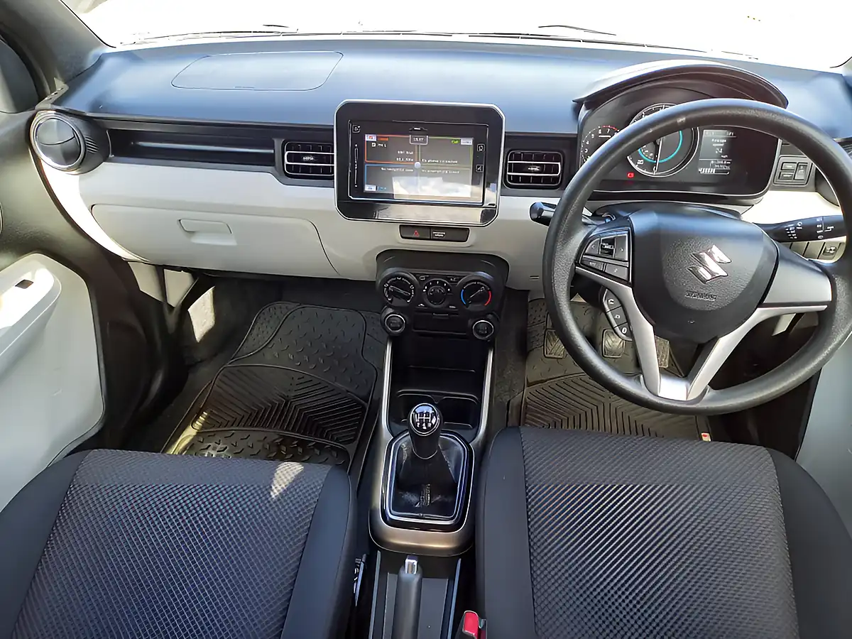 Used 2018 Suzuki Ignis Adventure White - Interior and Exterior details 12