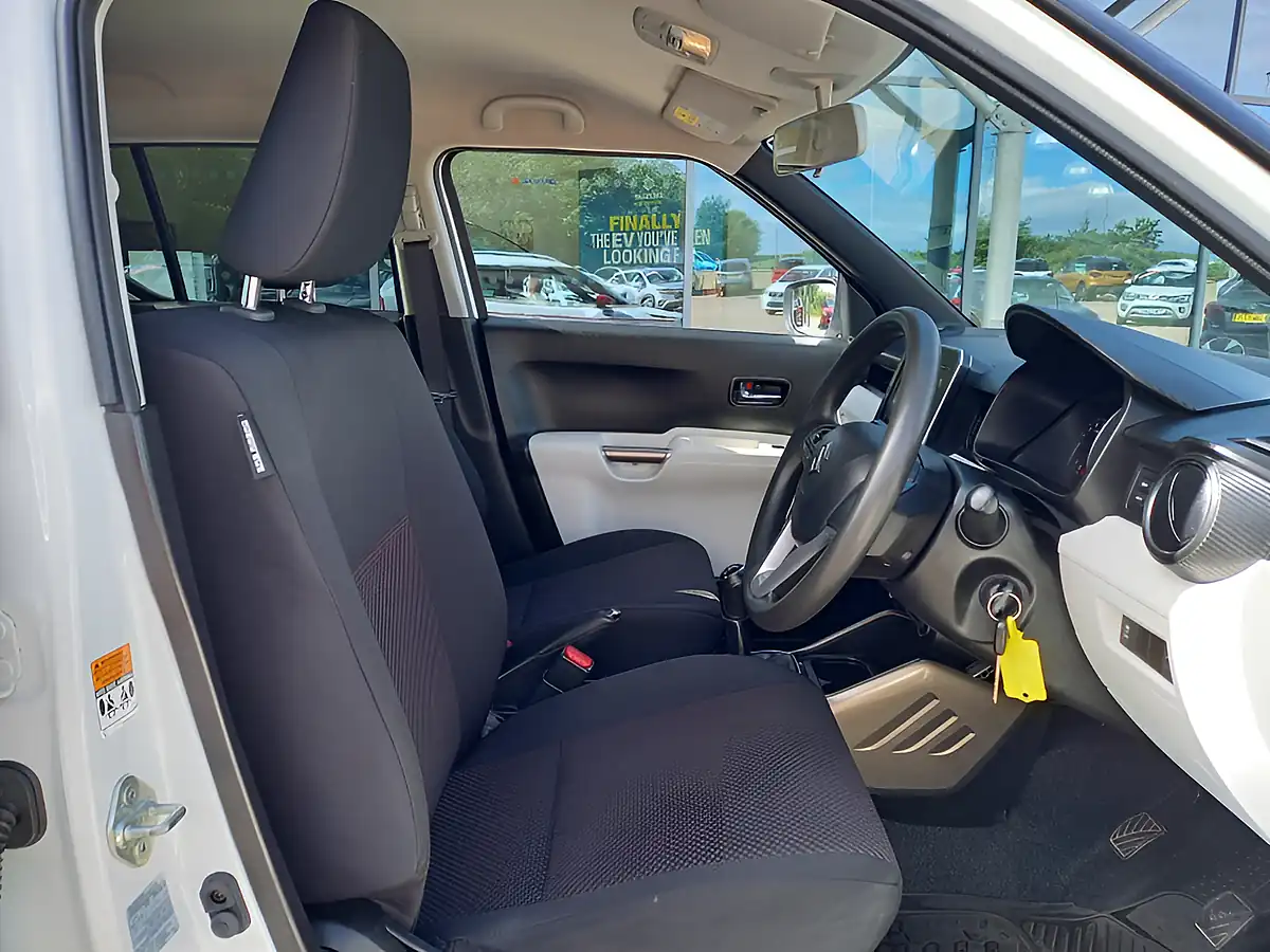 Used 2018 Suzuki Ignis Adventure White - Interior and Exterior details 13