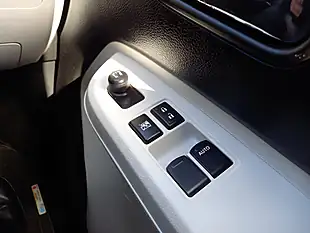 Used 2018 Suzuki Ignis Adventure White - Interior and Exterior details 17