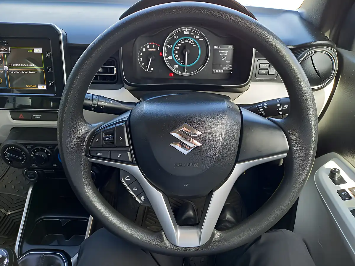 Used 2018 Suzuki Ignis Adventure White - Interior and Exterior details 19