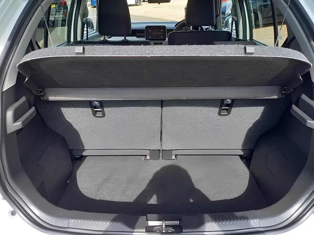 Used 2018 Suzuki Ignis Adventure White - Interior and Exterior details 7