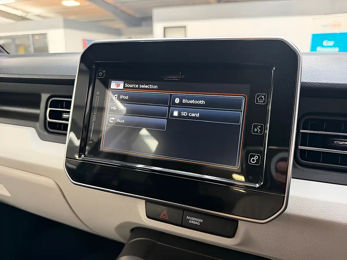 Used 2018 Suzuki Ignis Sz-T Blue - Interior and Exterior details 20