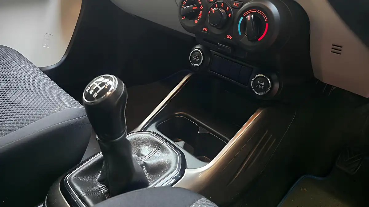 Used 2018 Suzuki Ignis Sz-T Blue - Interior and Exterior details 10